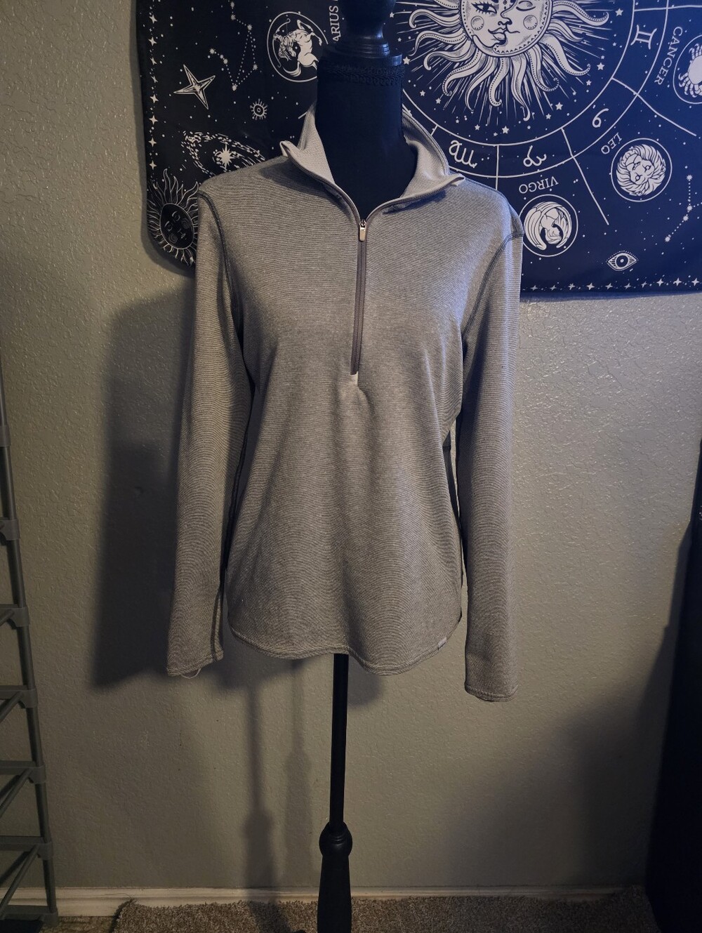 Patagonia Women's Light Grey Quarter-Zip Pullover